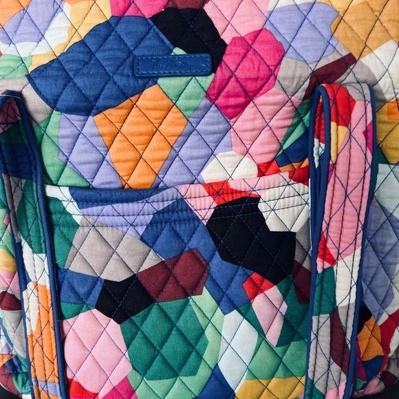 Vera Bradley multi-color zip top handbag - Picture 2 of 8